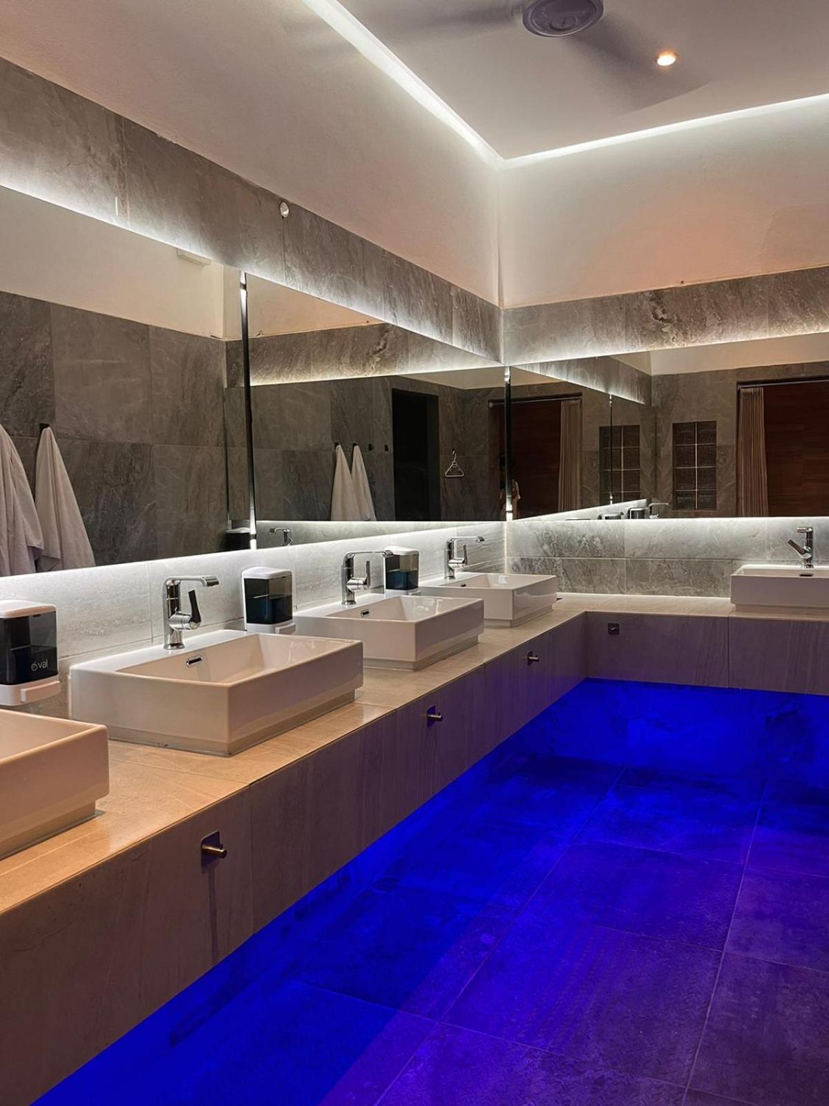 Spartacus Hostel Boutique For Men Puerto Vallarta Luaran gambar